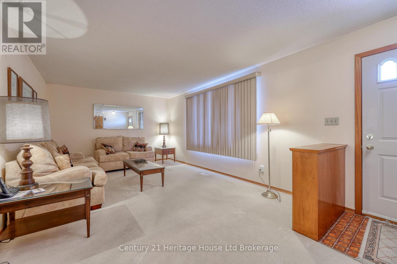 816 Pavey Street, Woodstock, Ontario N4S 2M1 - Photo 4 - X12613446