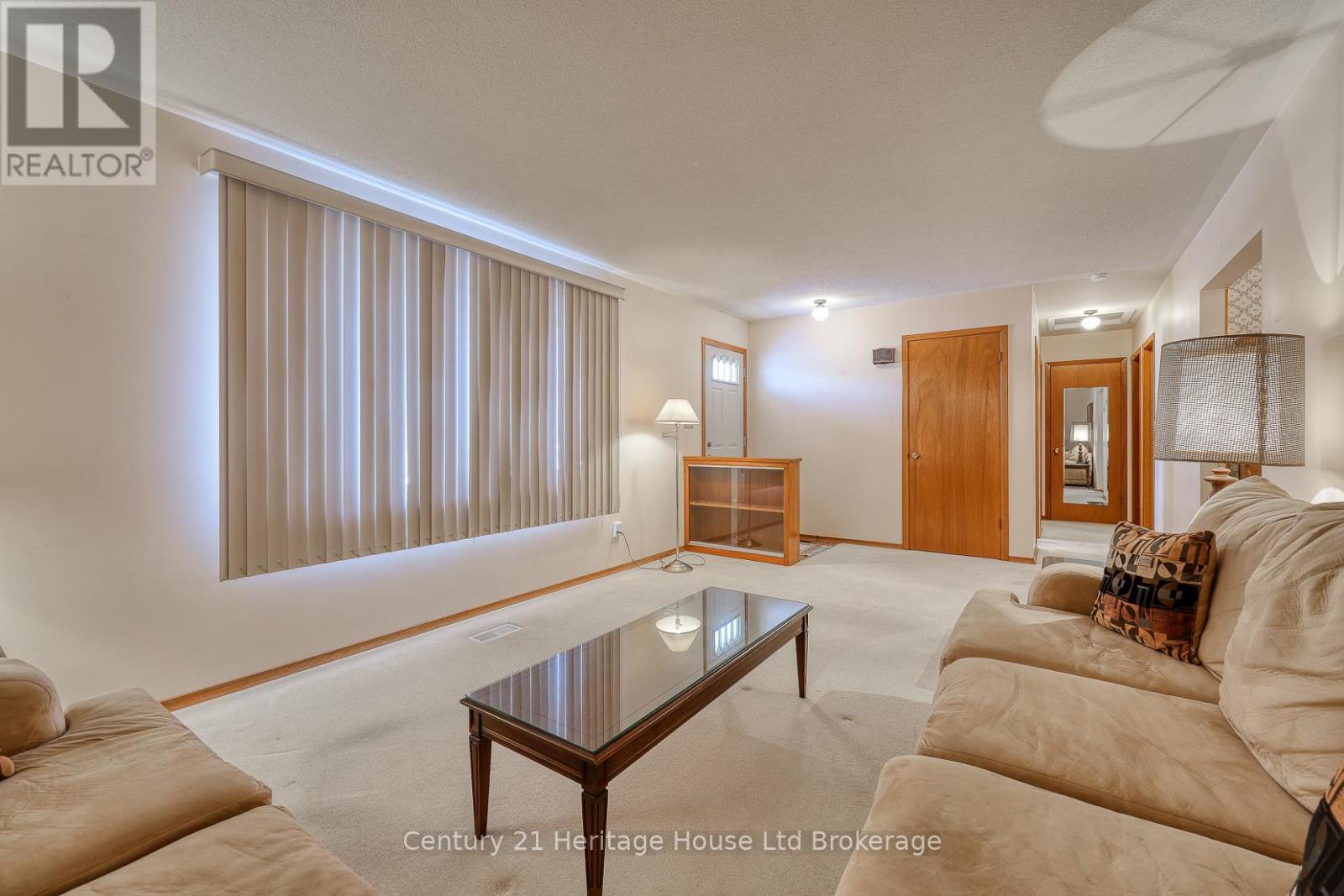 816 Pavey Street, Woodstock, Ontario N4S 2M1 - Photo 5 - X12613446