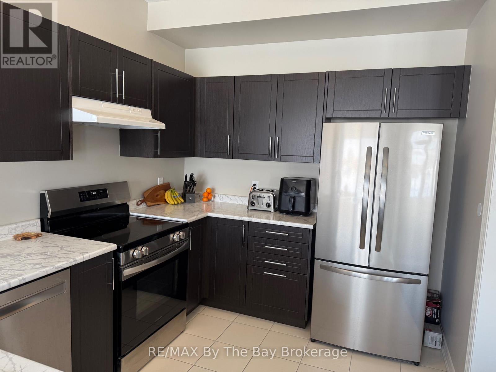 286 Springfield Crescent, Clearview (Stayner), Ontario L0M 1S0 - Photo 6 - S12613474