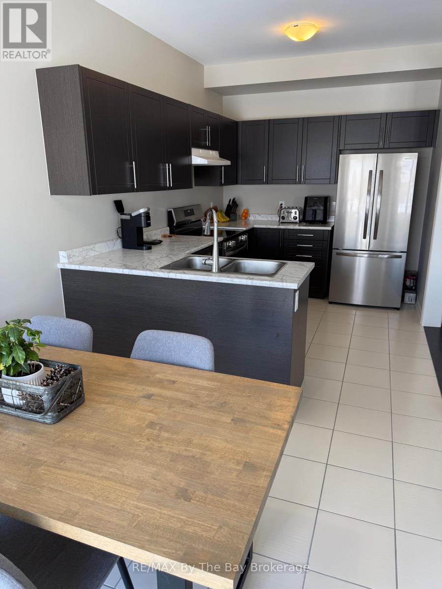 286 Springfield Crescent, Clearview (Stayner), Ontario L0M 1S0 - Photo 7 - S12613474