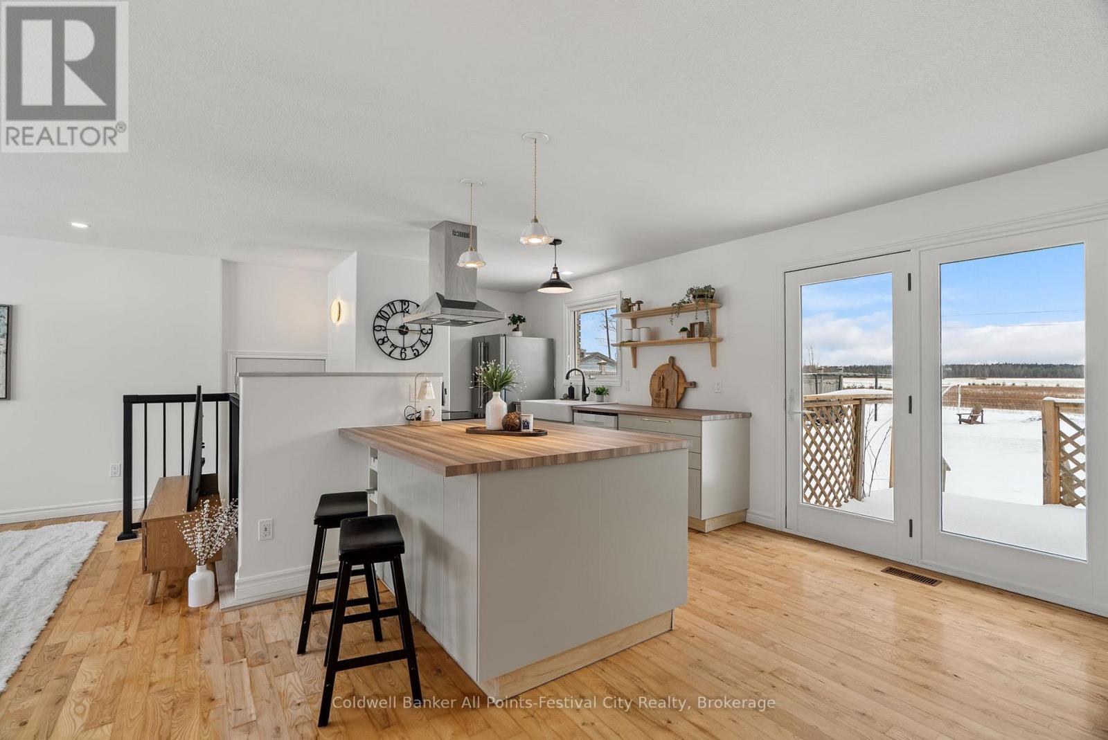 34889 Black's Point Road, Central Huron (Goderich), Ontario  N7A 3X8 - Photo 14 - X12613368