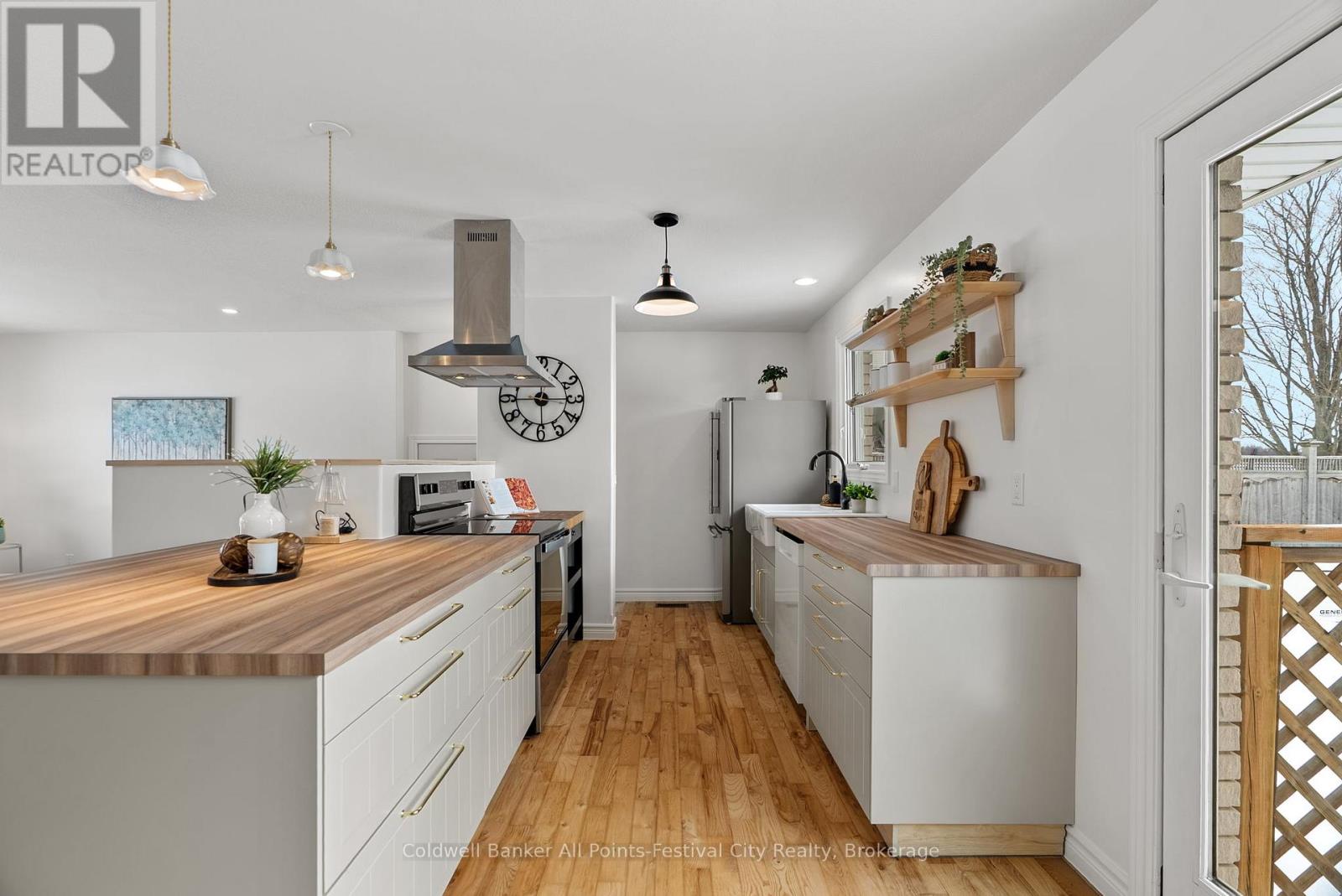 34889 Black's Point Road, Central Huron (Goderich), Ontario  N7A 3X8 - Photo 16 - X12613368