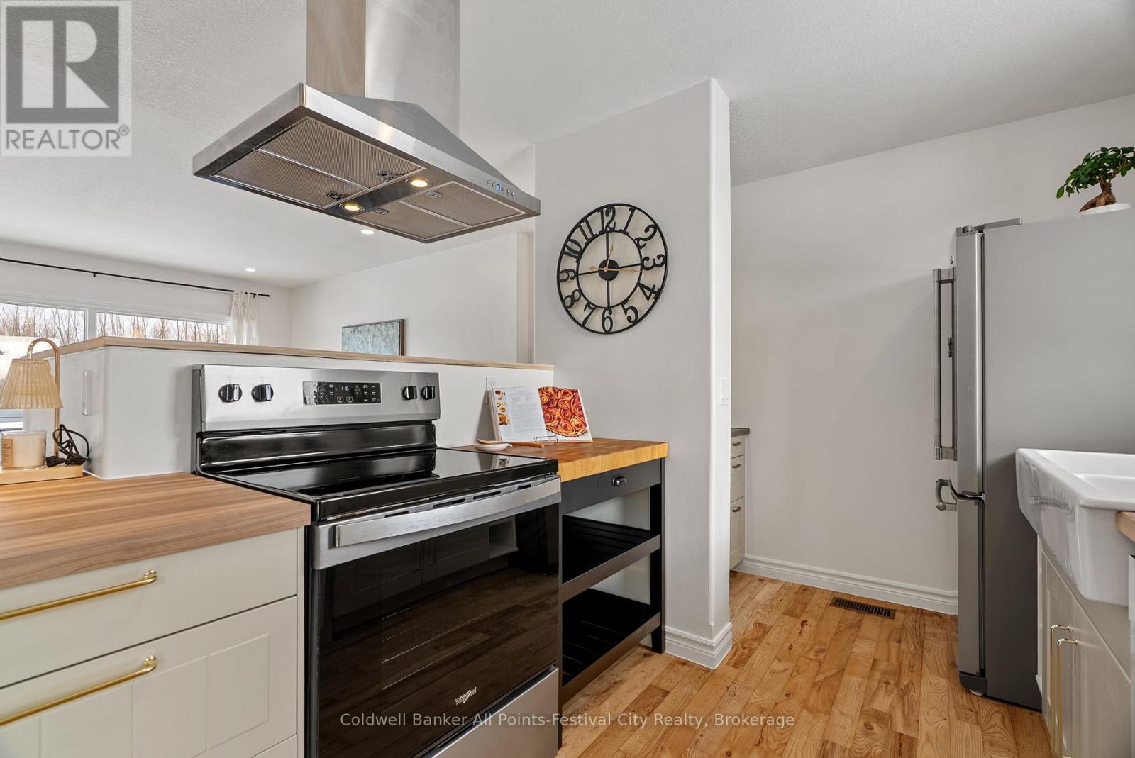 34889 Black's Point Road, Central Huron (Goderich), Ontario  N7A 3X8 - Photo 18 - X12613368