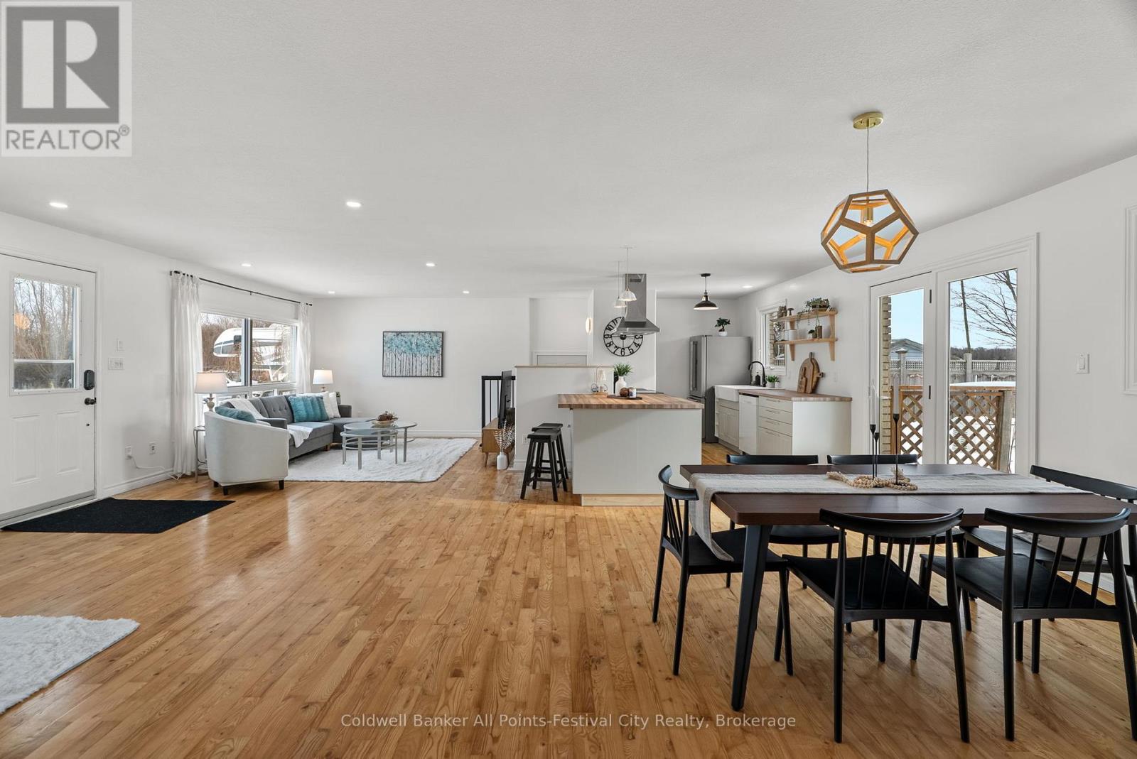 34889 Black's Point Road, Central Huron (Goderich), Ontario  N7A 3X8 - Photo 21 - X12613368