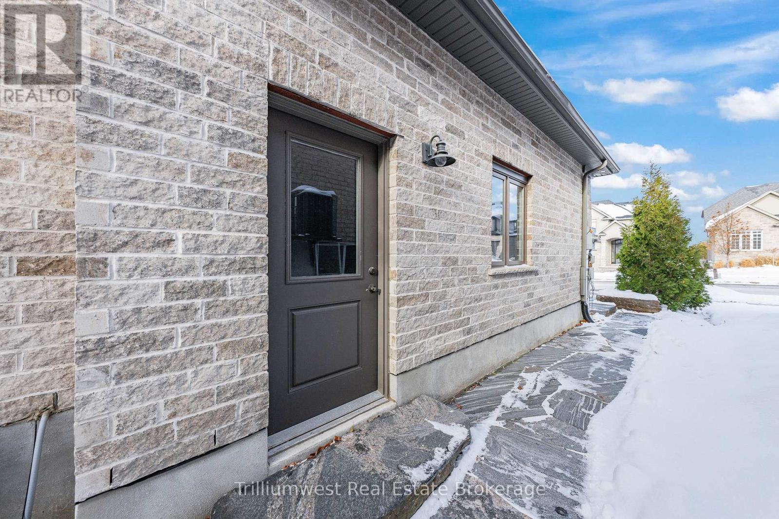 45 Zaduk Place, Guelph (Kortright East), Ontario  N1C 0C4 - Photo 40 - X12613406