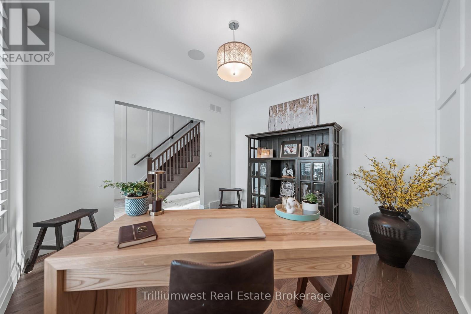 45 Zaduk Place, Guelph (Kortright East), Ontario  N1C 0C4 - Photo 5 - X12613406