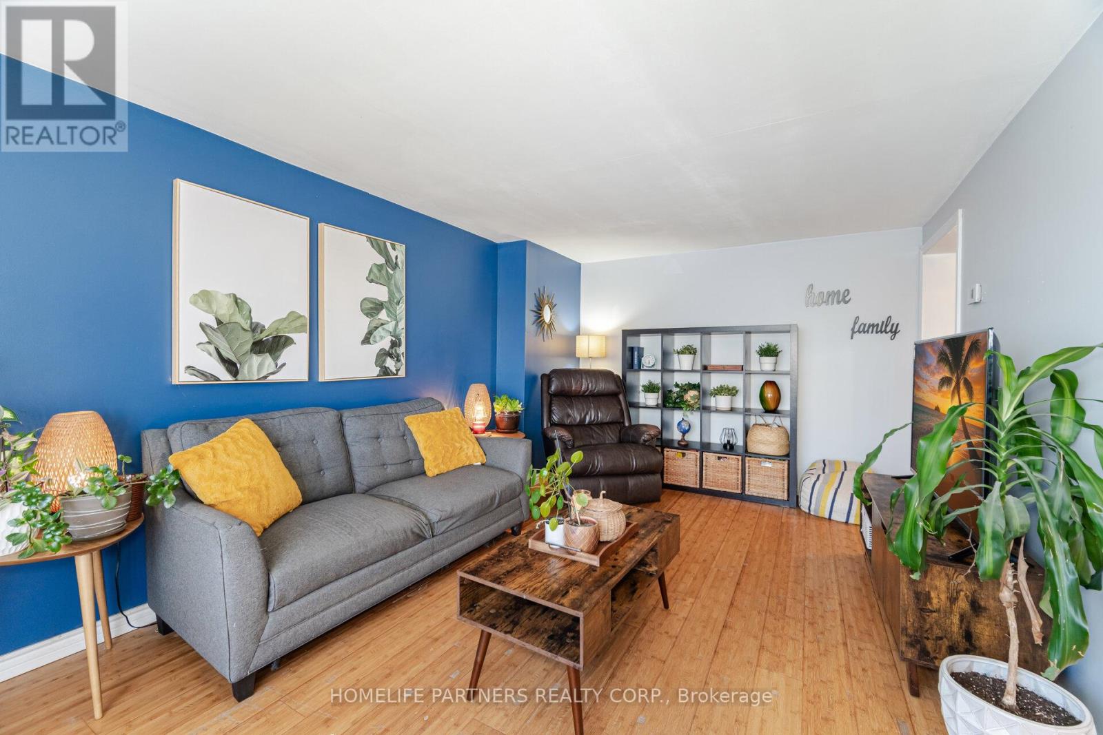 7695 Priory Crescent, Mississauga, Ontario  L4T 3H6 - Photo 6 - W12605762