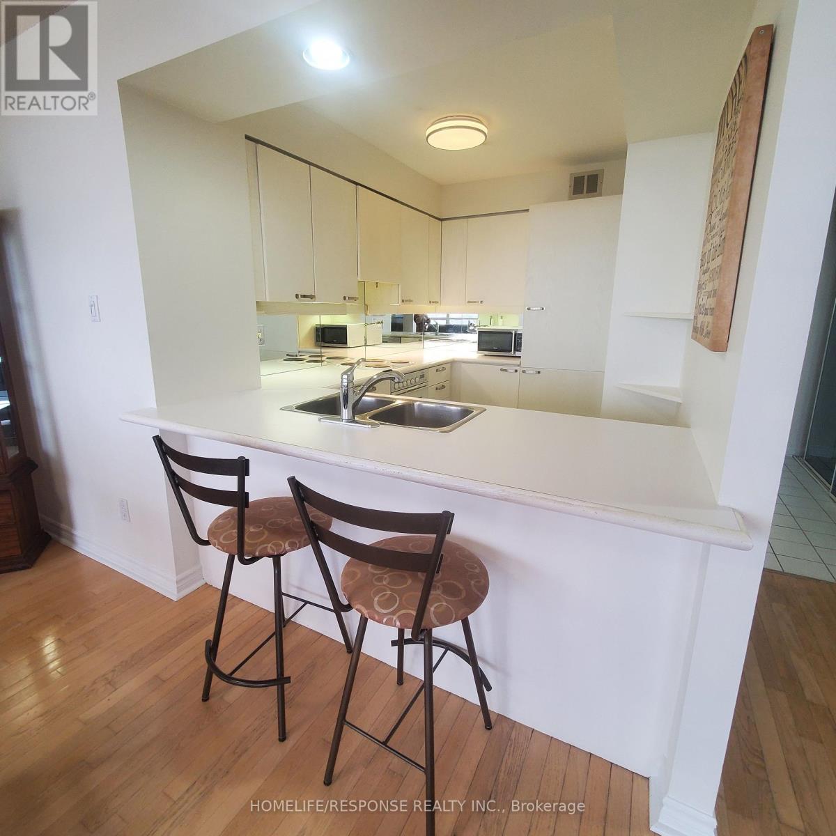 2005 - 50 Eglinton Avenue W, Mississauga (Hurontario), Ontario  L5R 3P5 - Photo 7 - W12592240