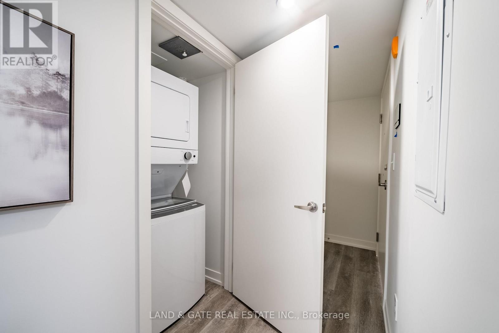 401 - 976 Simcoe Street N, Oshawa, Ontario  L1G 4W4 - Photo 12 - E12613396