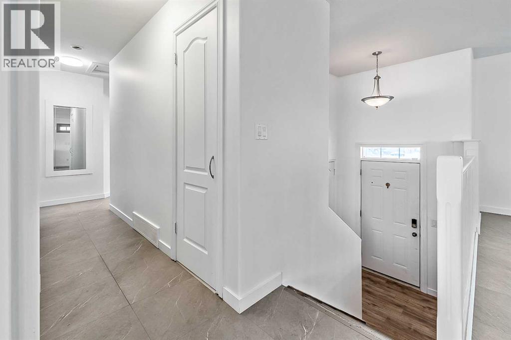 821 Railway Avenue, Cayley, Alberta  T0L 0P0 - Photo 7 - A2273177