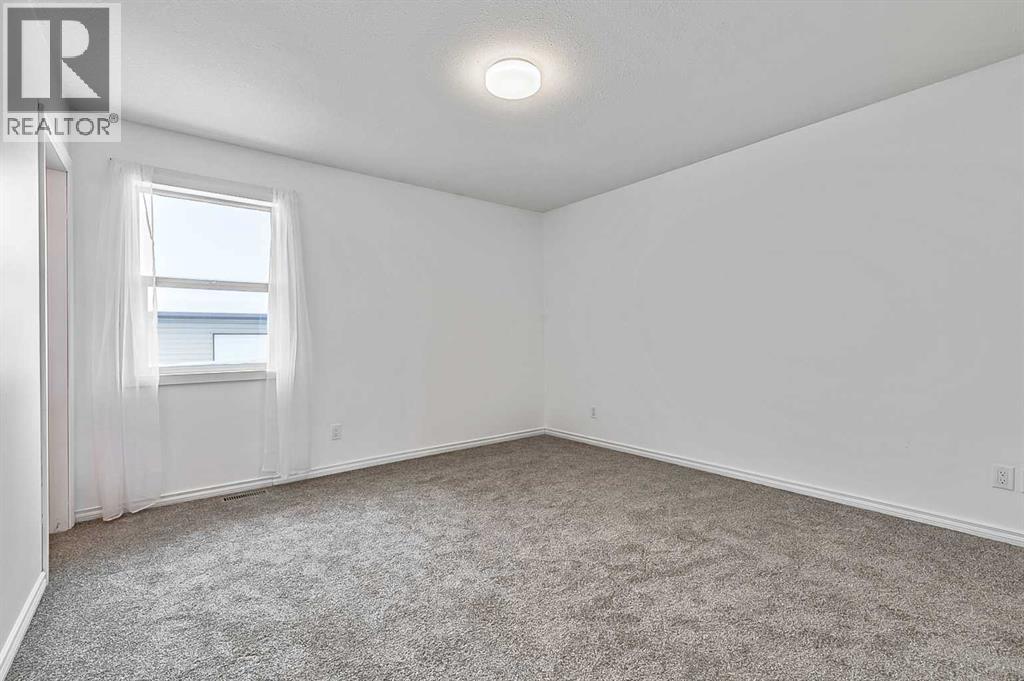 821 Railway Avenue, Cayley, Alberta  T0L 0P0 - Photo 14 - A2273177