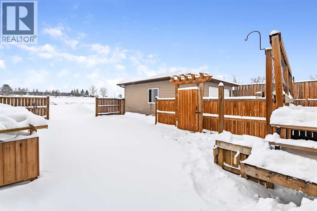 821 Railway Avenue, Cayley, Alberta  T0L 0P0 - Photo 31 - A2273177