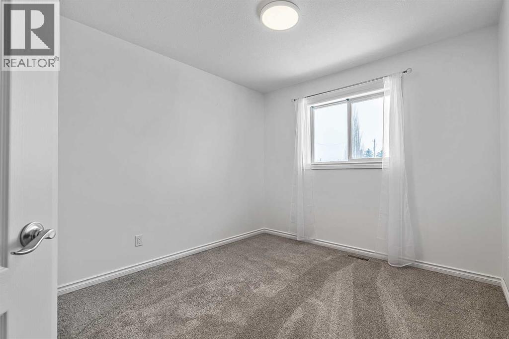 821 Railway Avenue, Cayley, Alberta  T0L 0P0 - Photo 17 - A2273177