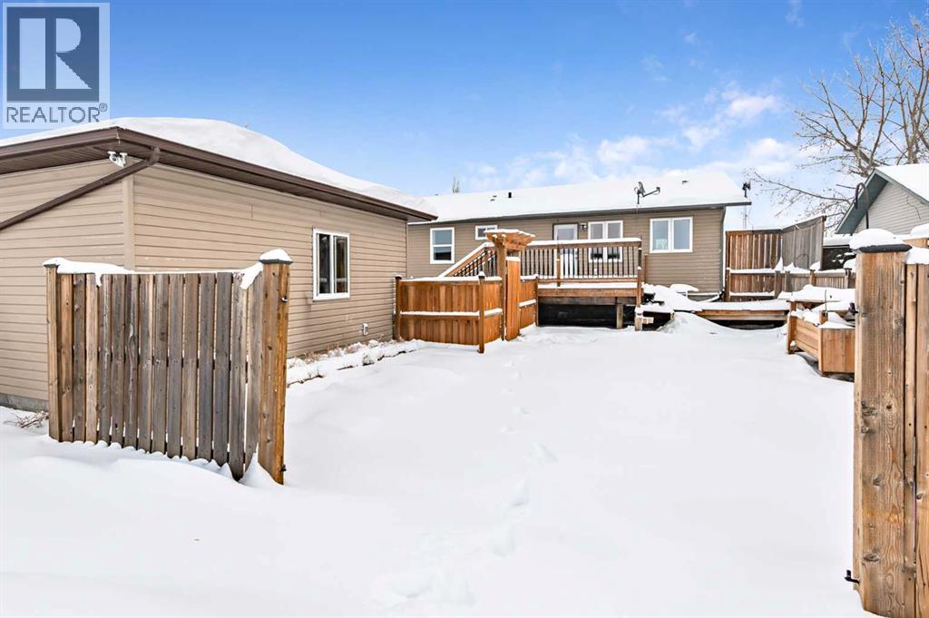 821 Railway Avenue, Cayley, Alberta  T0L 0P0 - Photo 32 - A2273177