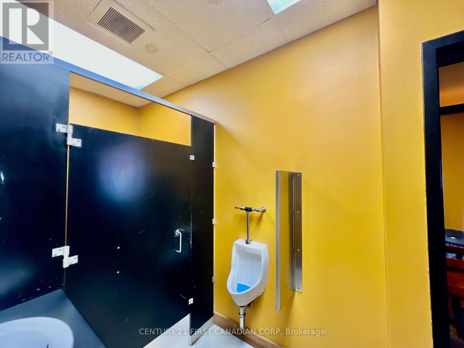 143 Main Street, North Middlesex, Ontario  N0M 1A0 - Photo 10 - X12613358