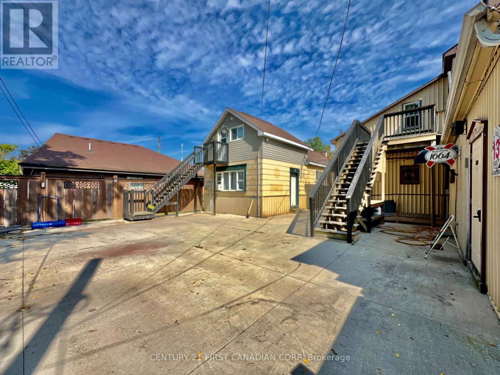 143 Main Street, North Middlesex, Ontario  N0M 1A0 - Photo 22 - X12613358