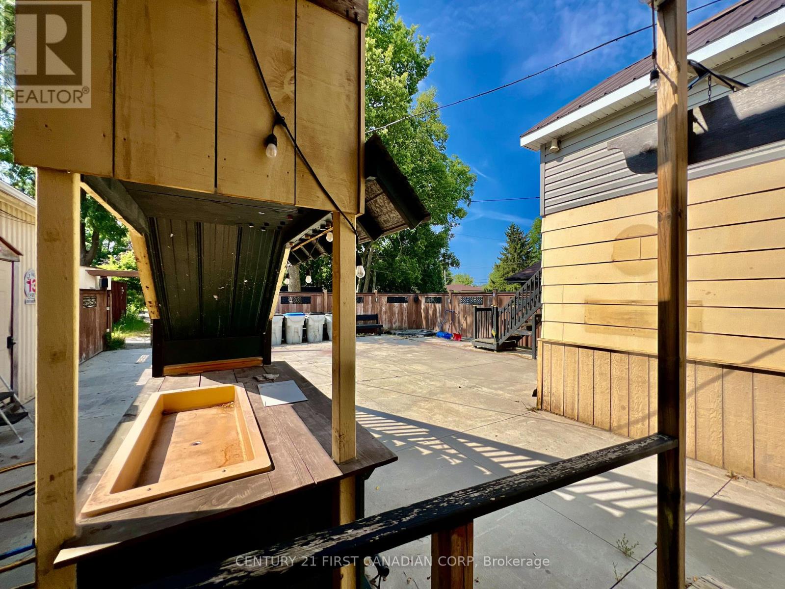 143 Main Street, North Middlesex, Ontario  N0M 1A0 - Photo 24 - X12613358