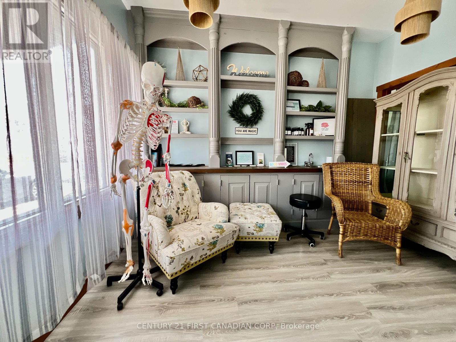 143 Main Street, North Middlesex, Ontario  N0M 1A0 - Photo 35 - X12613358