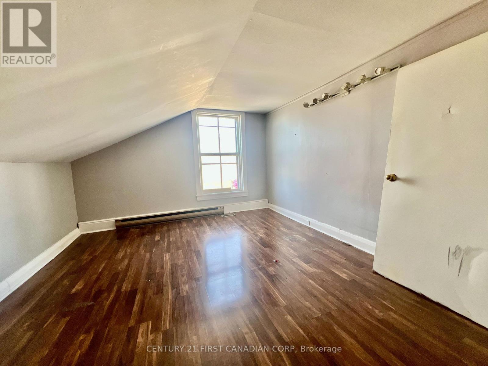 143 Main Street, North Middlesex, Ontario  N0M 1A0 - Photo 43 - X12613358