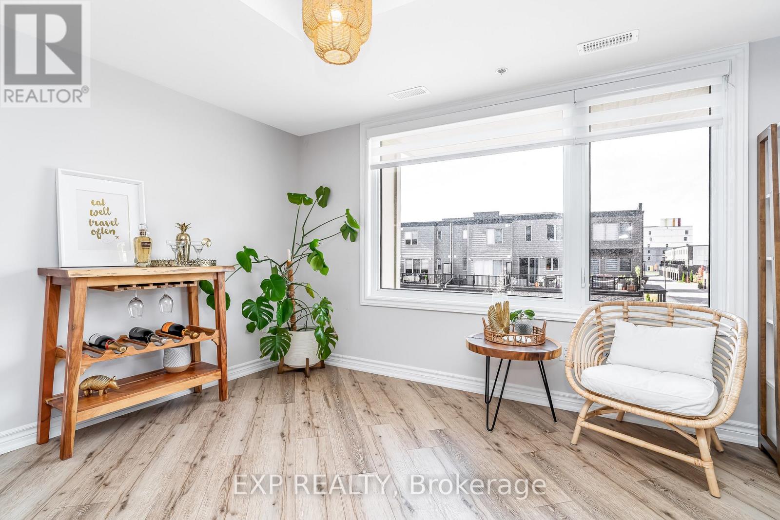 525 Ozawa Private, Ottawa, Ontario K1K 4Z8 - Photo 12 - X12613314