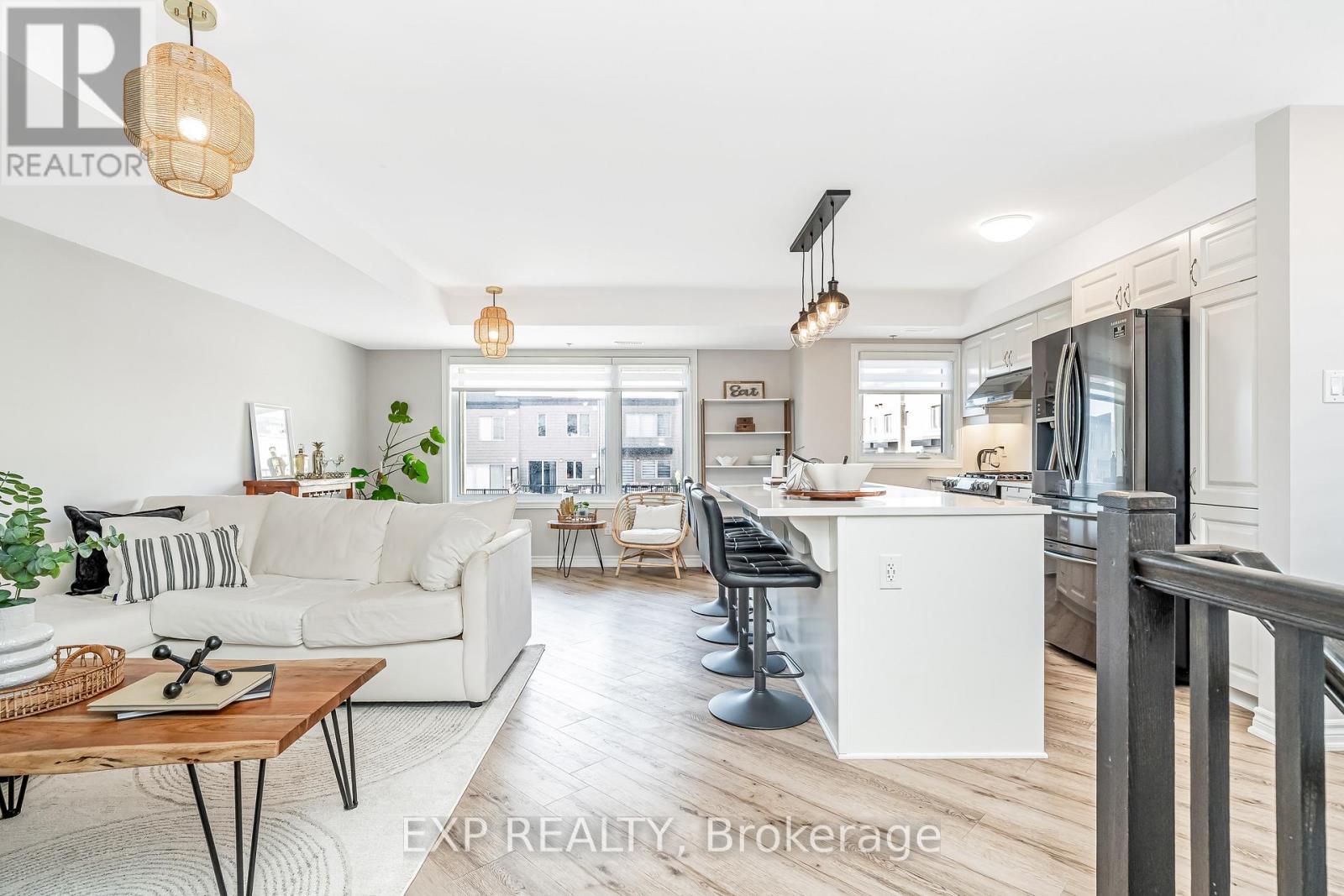 525 Ozawa Private, Ottawa, Ontario K1K 4Z8 - Photo 5 - X12613314