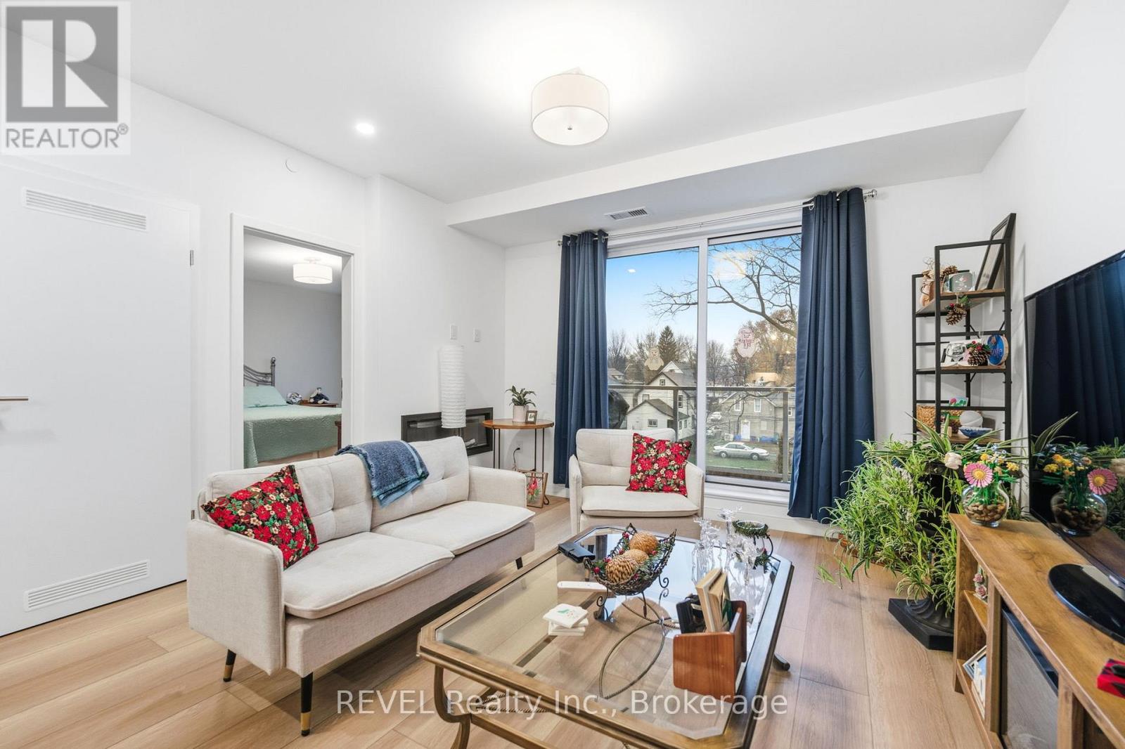 203 - 118 West Street, Port Colborne, Ontario  L3K 0B9 - Photo 12 - X12613356