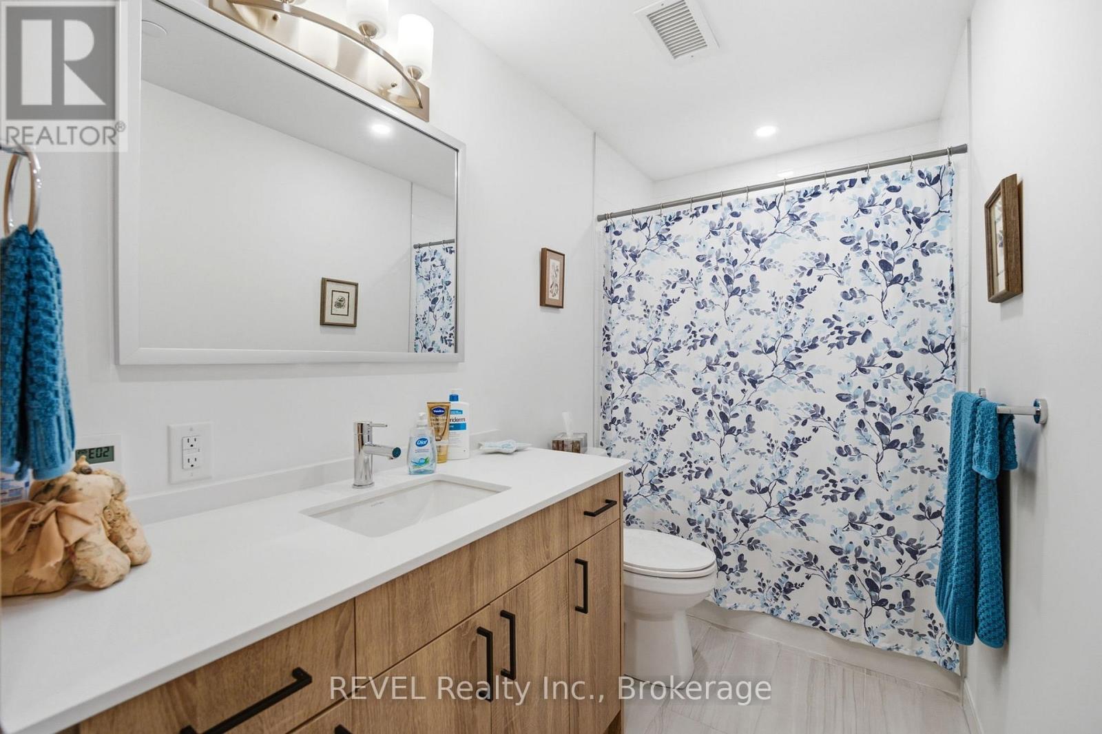 203 - 118 West Street, Port Colborne, Ontario  L3K 0B9 - Photo 17 - X12613356