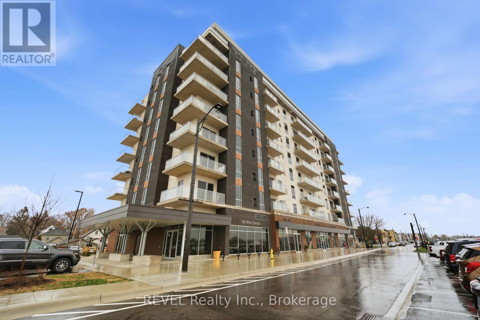 203 - 118 West Street, Port Colborne, Ontario  L3K 0B9 - Photo 2 - X12613356