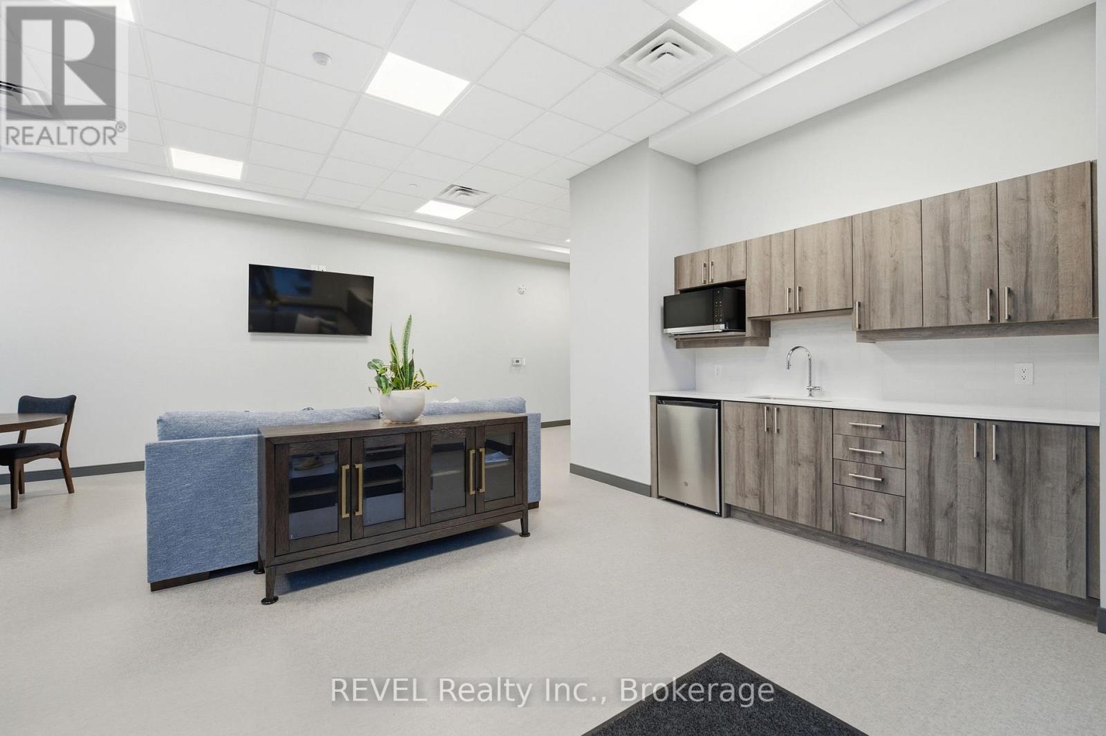 203 - 118 West Street, Port Colborne, Ontario  L3K 0B9 - Photo 24 - X12613356