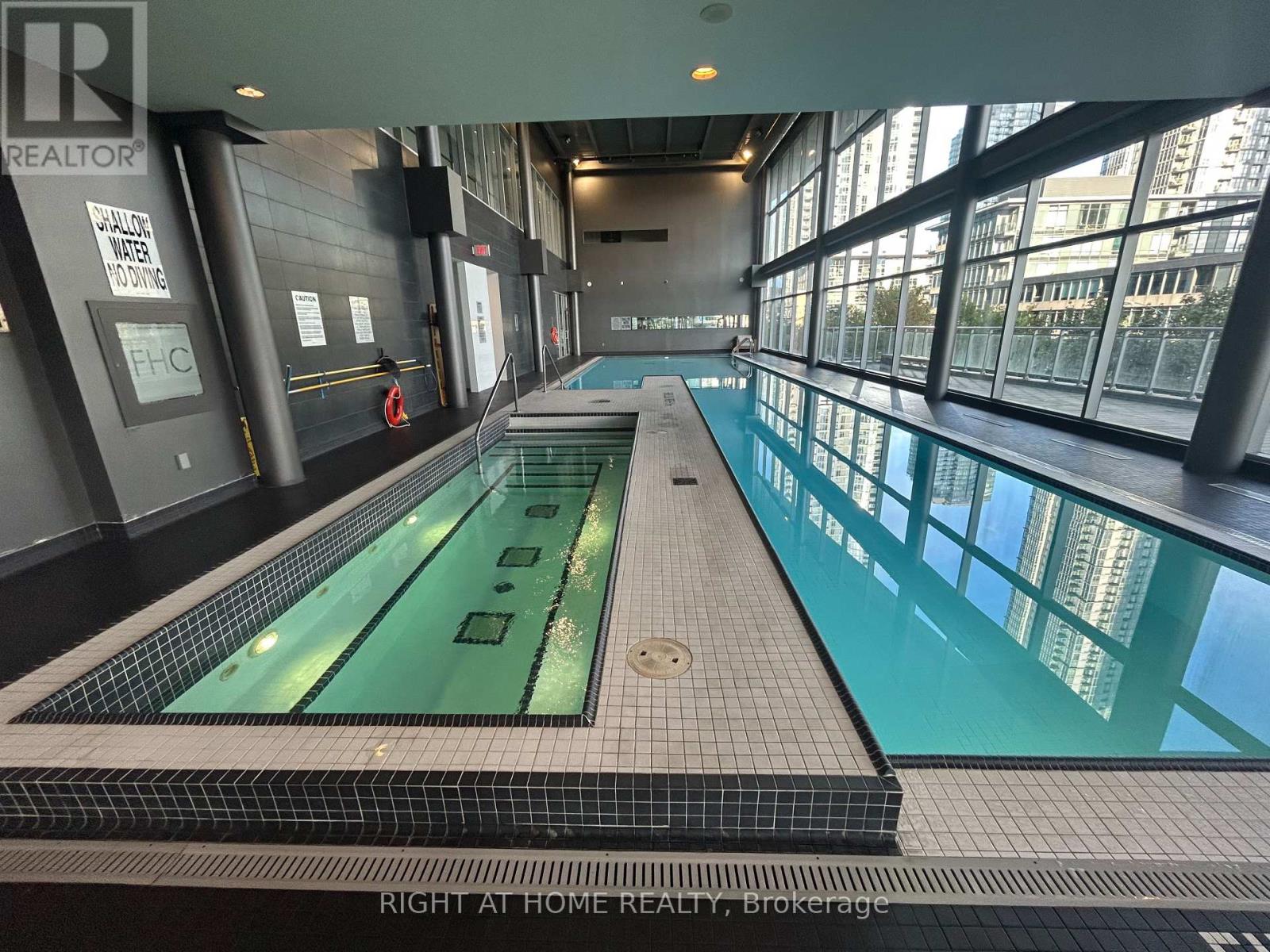 3702 - 25 Telegram Mews, Toronto (Waterfront Communities), Ontario  M5V 3Z1 - Photo 34 - C12613320