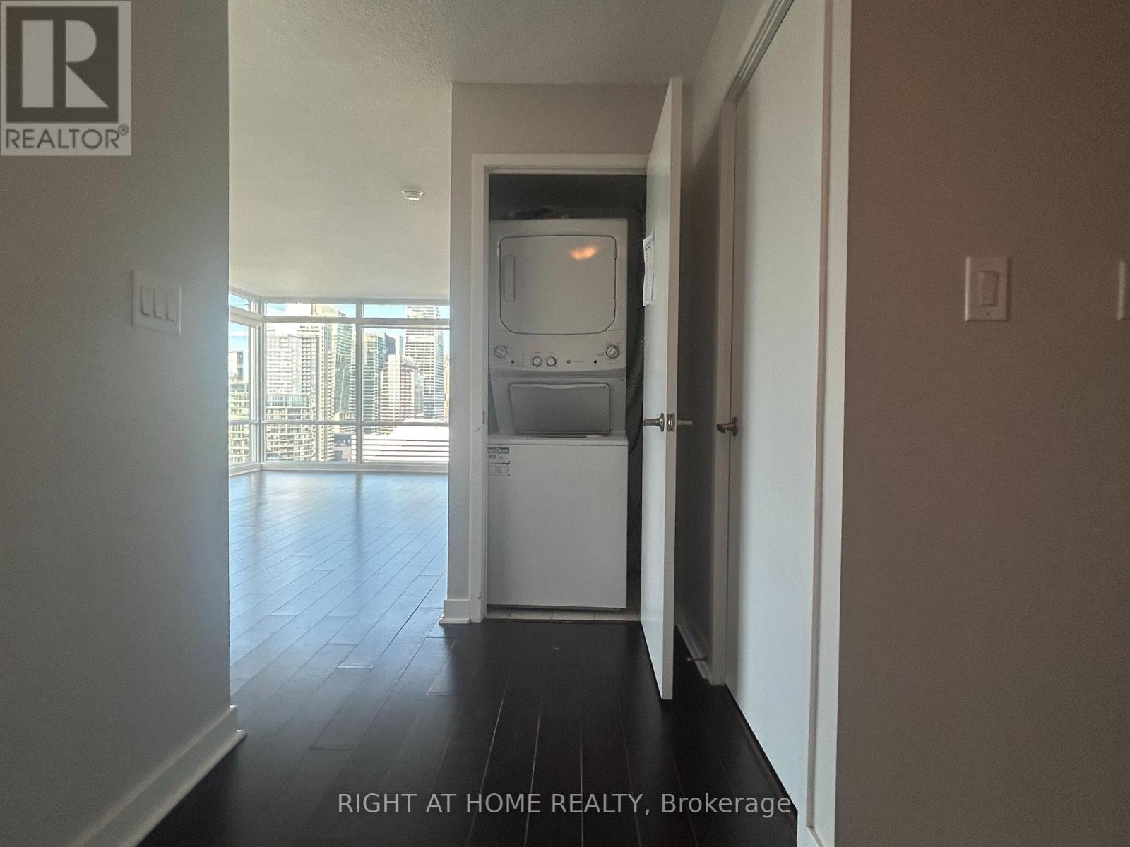 3702 - 25 Telegram Mews, Toronto (Waterfront Communities), Ontario  M5V 3Z1 - Photo 6 - C12613320