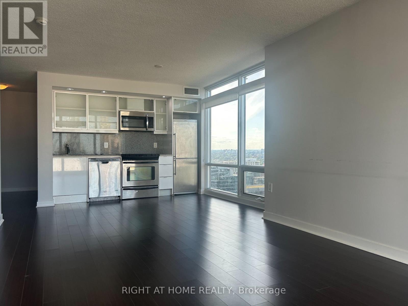 3702 - 25 Telegram Mews, Toronto (Waterfront Communities), Ontario  M5V 3Z1 - Photo 9 - C12613320