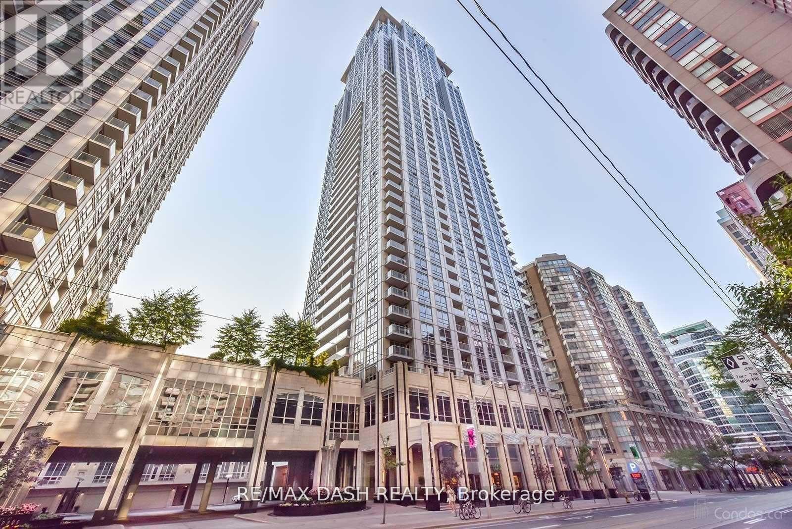 2210 - 761 BAY STREET, Toronto, Ontario