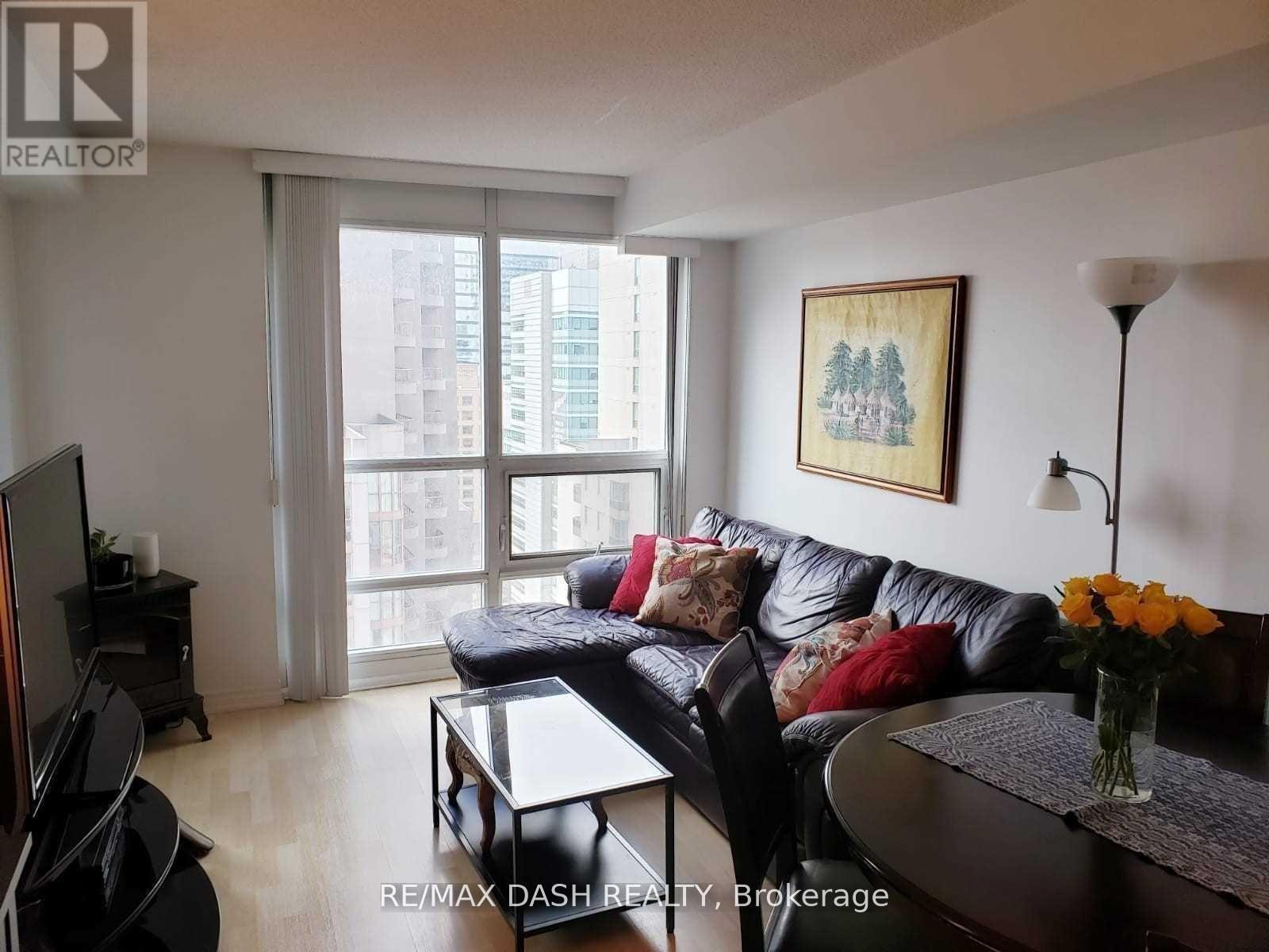 2210 - 761 Bay Street, Toronto, Ontario  M5G 2R2 - Photo 8 - C12613402