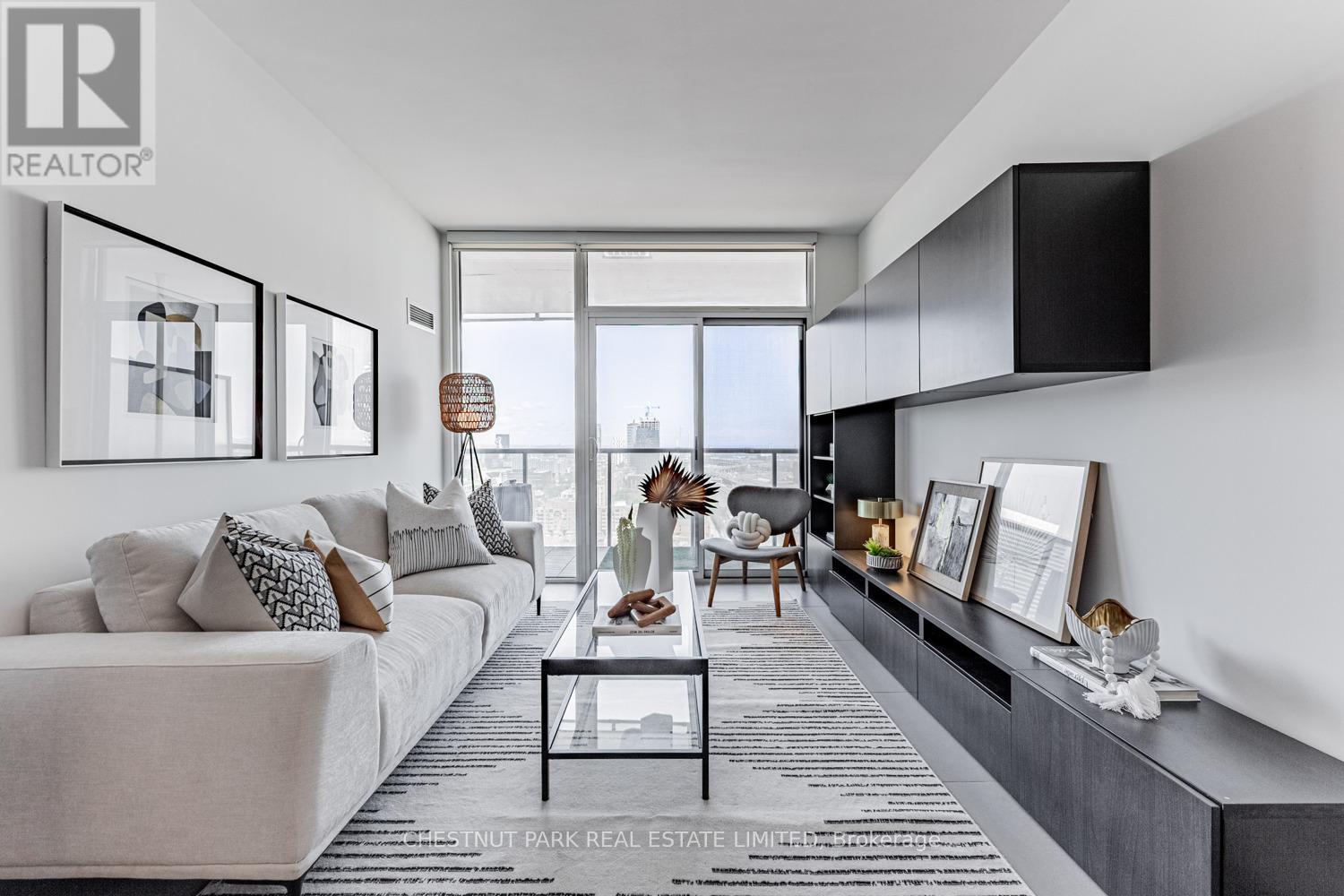 2206 - 1 Market Street, Toronto, Ontario  M5E 0A2 - Photo 2 - C12613408