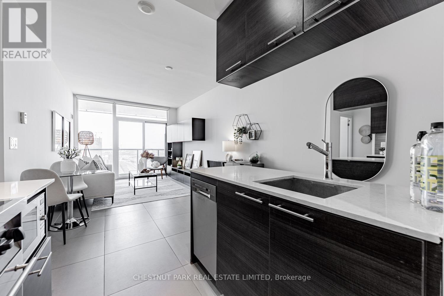 2206 - 1 Market Street, Toronto, Ontario  M5E 0A2 - Photo 6 - C12613408