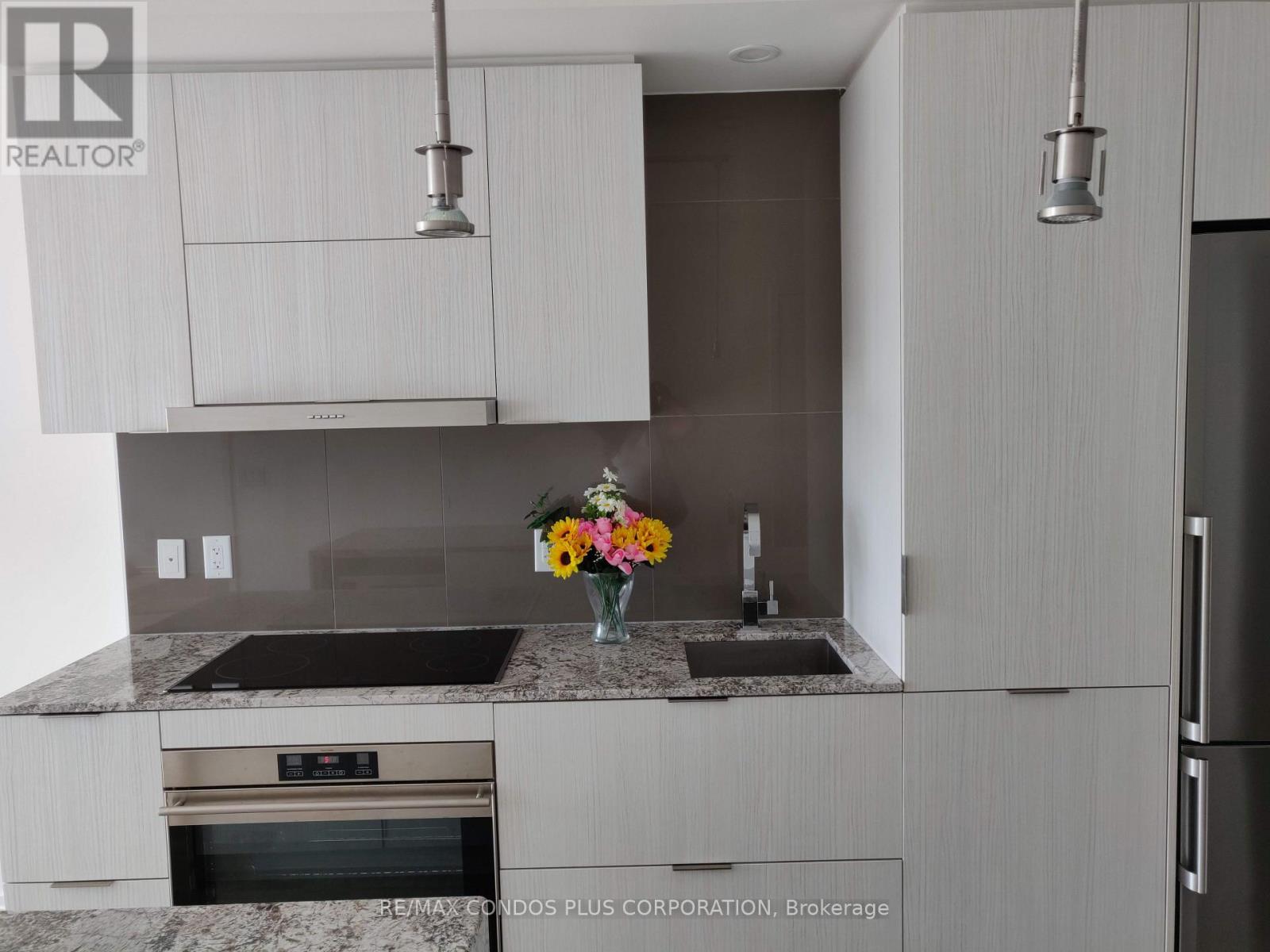 2509 - 1 Bloor Street E, Toronto, Ontario  M4W 0A8 - Photo 2 - C12613428