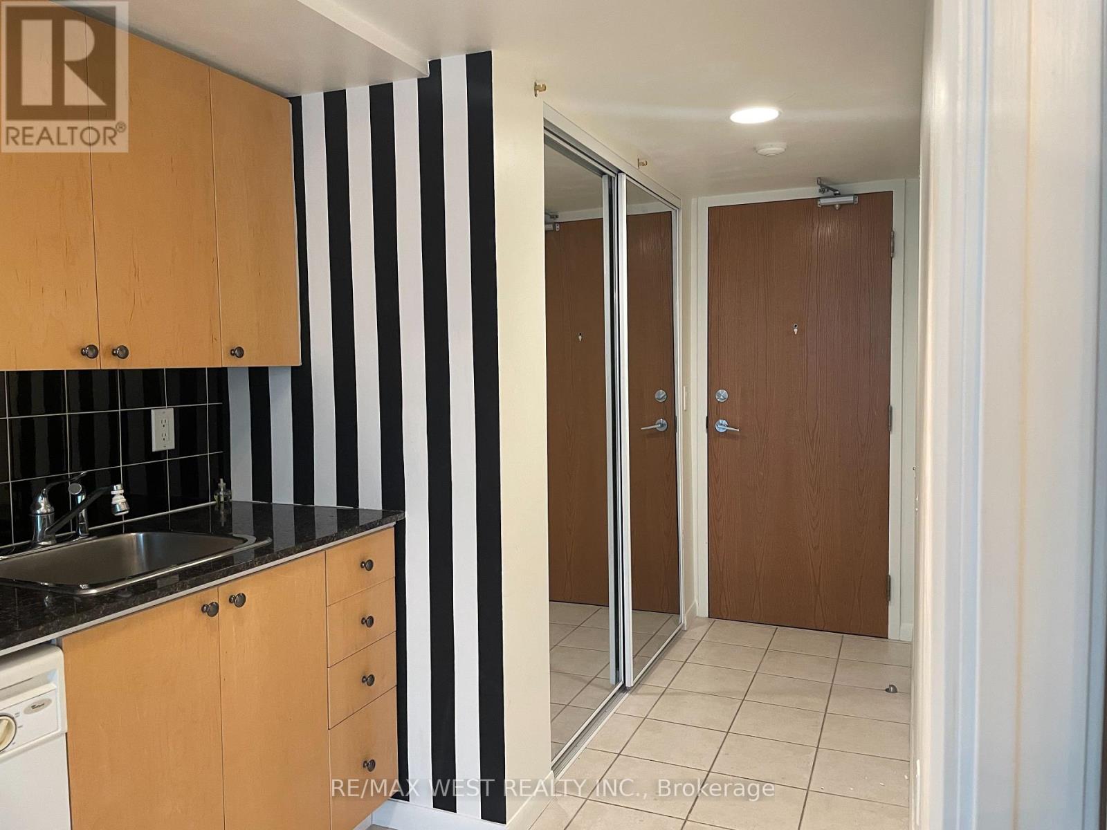 1507 - 219 Fort York Boulevard, Toronto, Ontario  M5V 1B1 - Photo 13 - C12613430