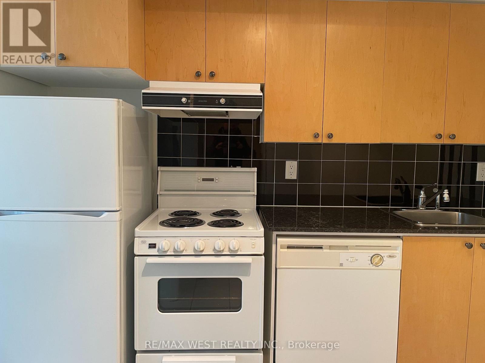 1507 - 219 Fort York Boulevard, Toronto, Ontario  M5V 1B1 - Photo 14 - C12613430