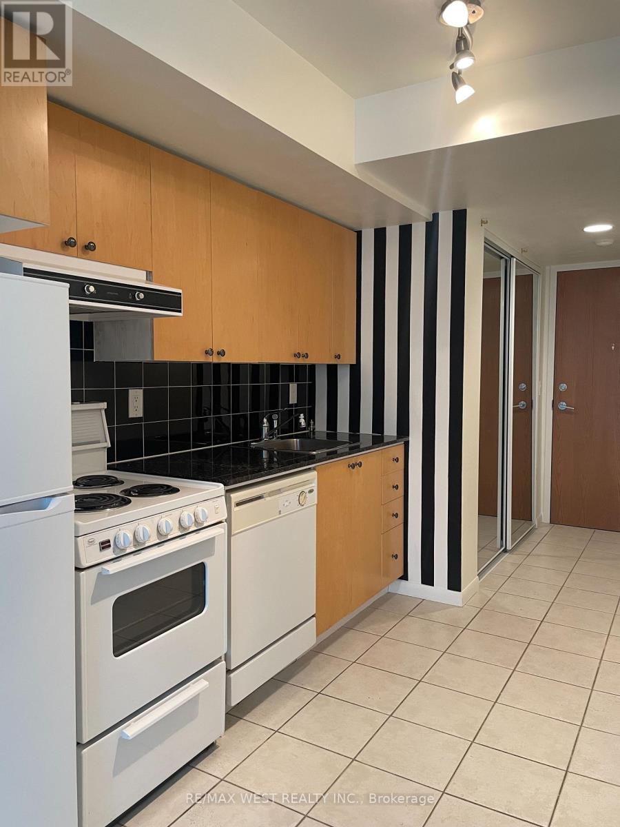 1507 - 219 Fort York Boulevard, Toronto, Ontario  M5V 1B1 - Photo 16 - C12613430