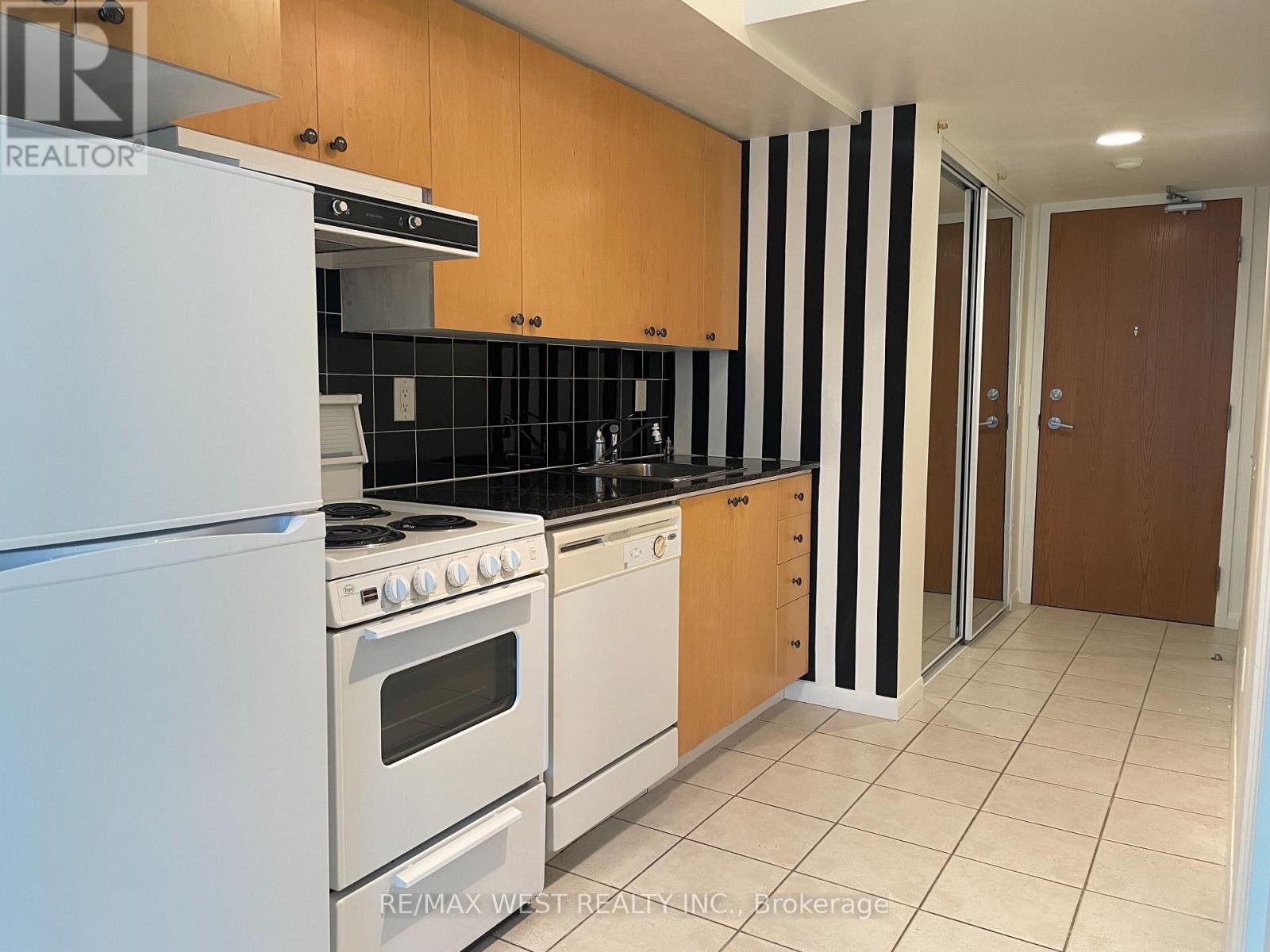 1507 - 219 Fort York Boulevard, Toronto, Ontario  M5V 1B1 - Photo 17 - C12613430