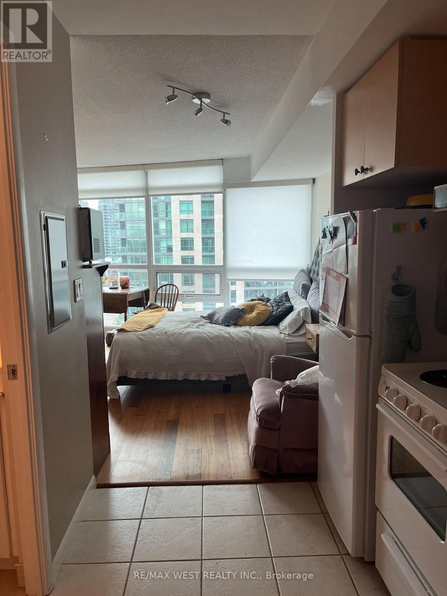 1507 - 219 Fort York Boulevard, Toronto, Ontario  M5V 1B1 - Photo 5 - C12613430