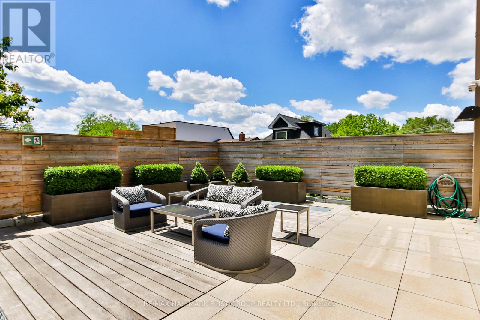 401 - 835 St Clair Avenue W, Toronto, Ontario  M6C 2N5 - Photo 18 - C12613452