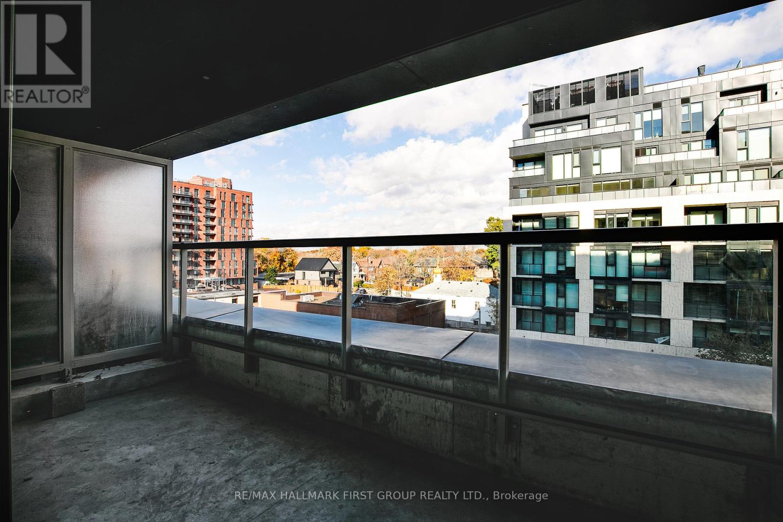 401 - 835 St Clair Avenue W, Toronto, Ontario  M6C 2N5 - Photo 7 - C12613452