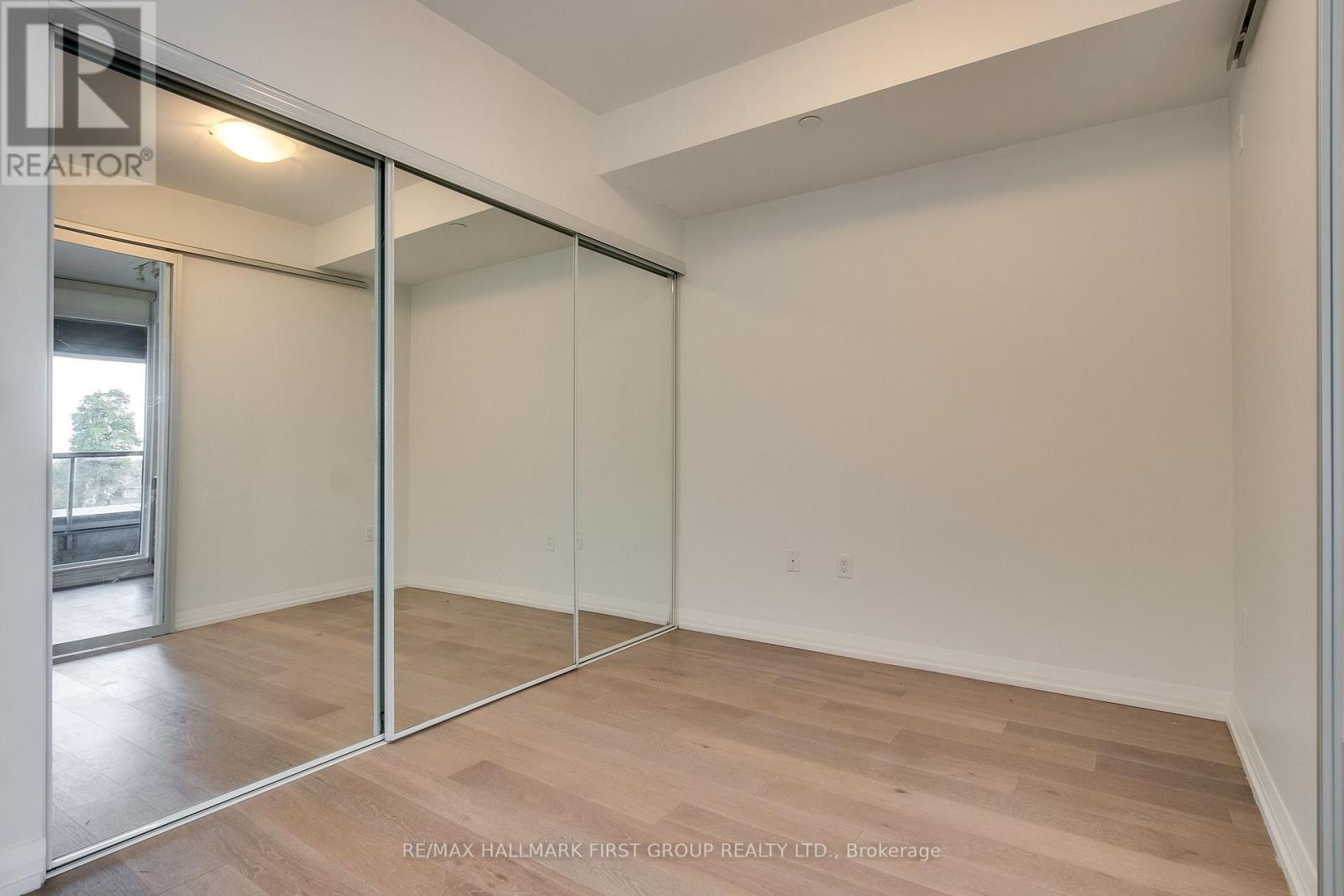 401 - 835 St Clair Avenue W, Toronto, Ontario  M6C 2N5 - Photo 8 - C12613452