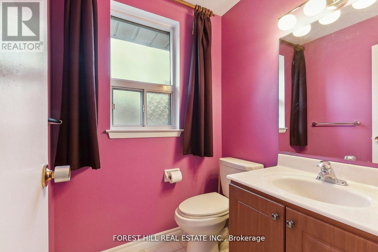 86 Village Greenway, Toronto, Ontario  M2J 1K8 - Photo 17 - C12516674