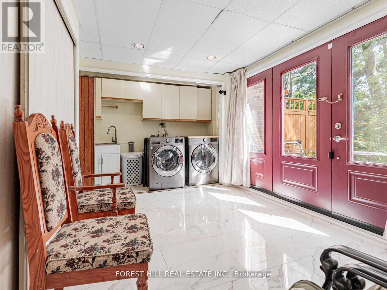 86 Village Greenway, Toronto, Ontario  M2J 1K8 - Photo 35 - C12516674