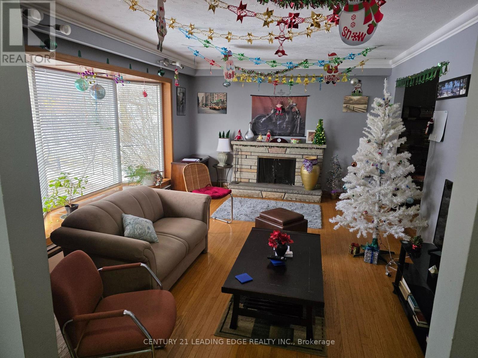 1097 Pharmacy Avenue, Toronto, Ontario  M1R 2H2 - Photo 2 - E12607820