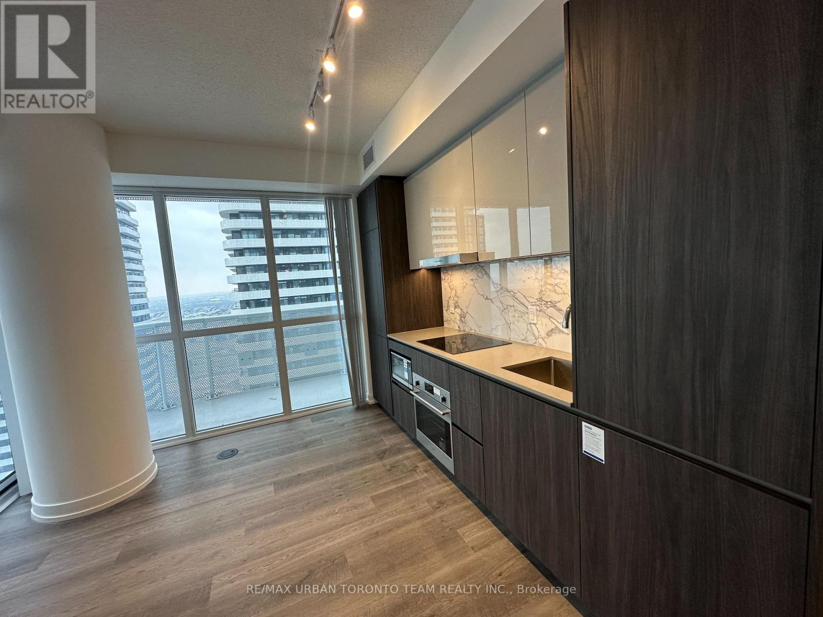 4312 - 8 Interchange Way, Vaughan (Vaughan Corporate Centre), Ontario  L4K 5Z7 - Photo 10 - N12613338