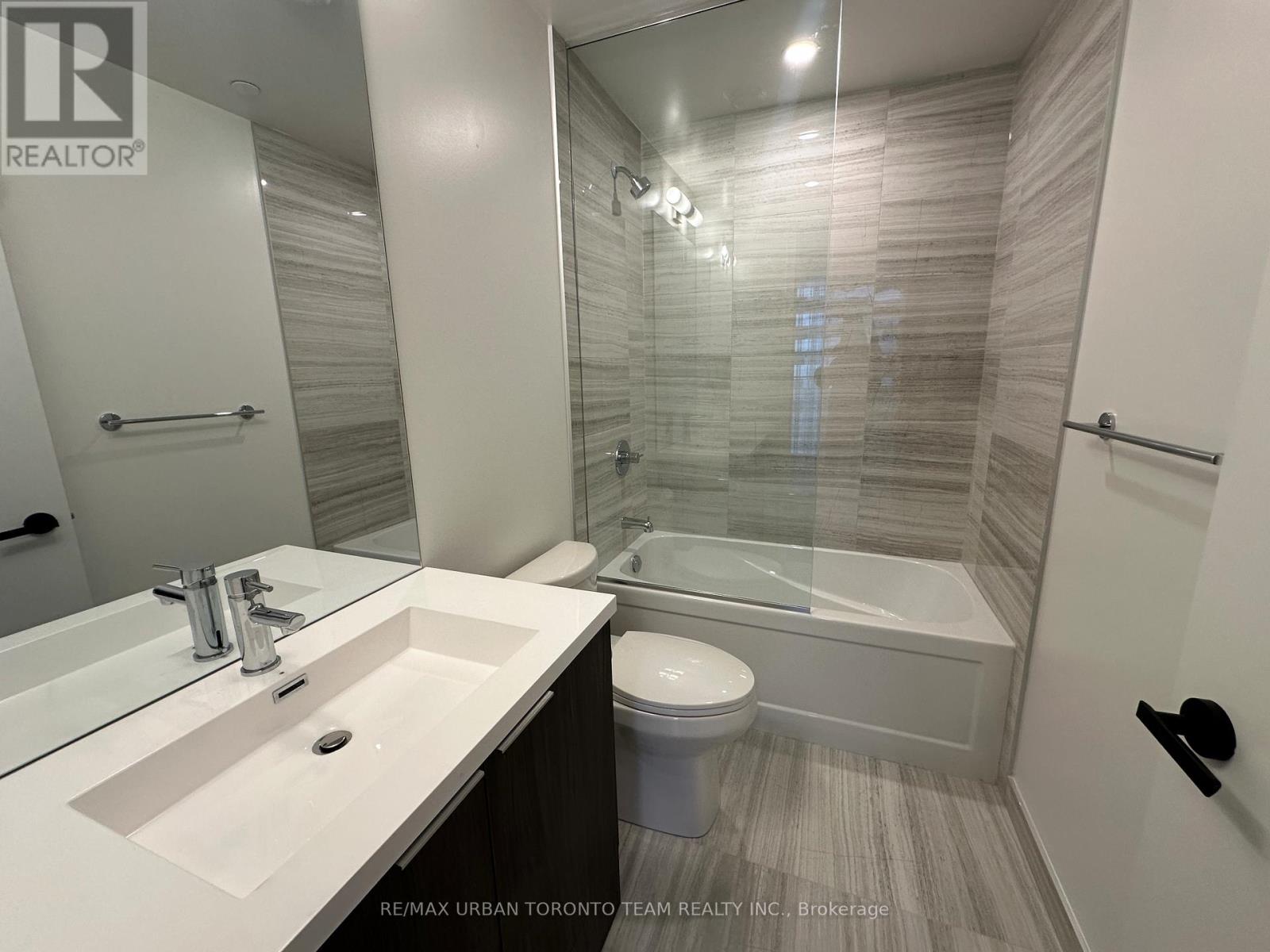 4312 - 8 Interchange Way, Vaughan (Vaughan Corporate Centre), Ontario  L4K 5Z7 - Photo 14 - N12613338